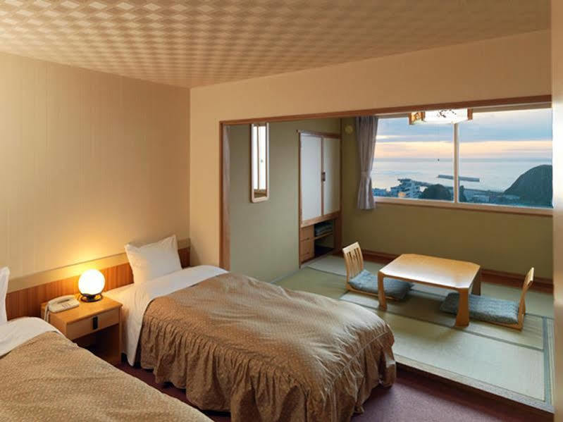 Shiretoko Yuhi No Ataruie Onsen Hostel Шари Екстериор снимка